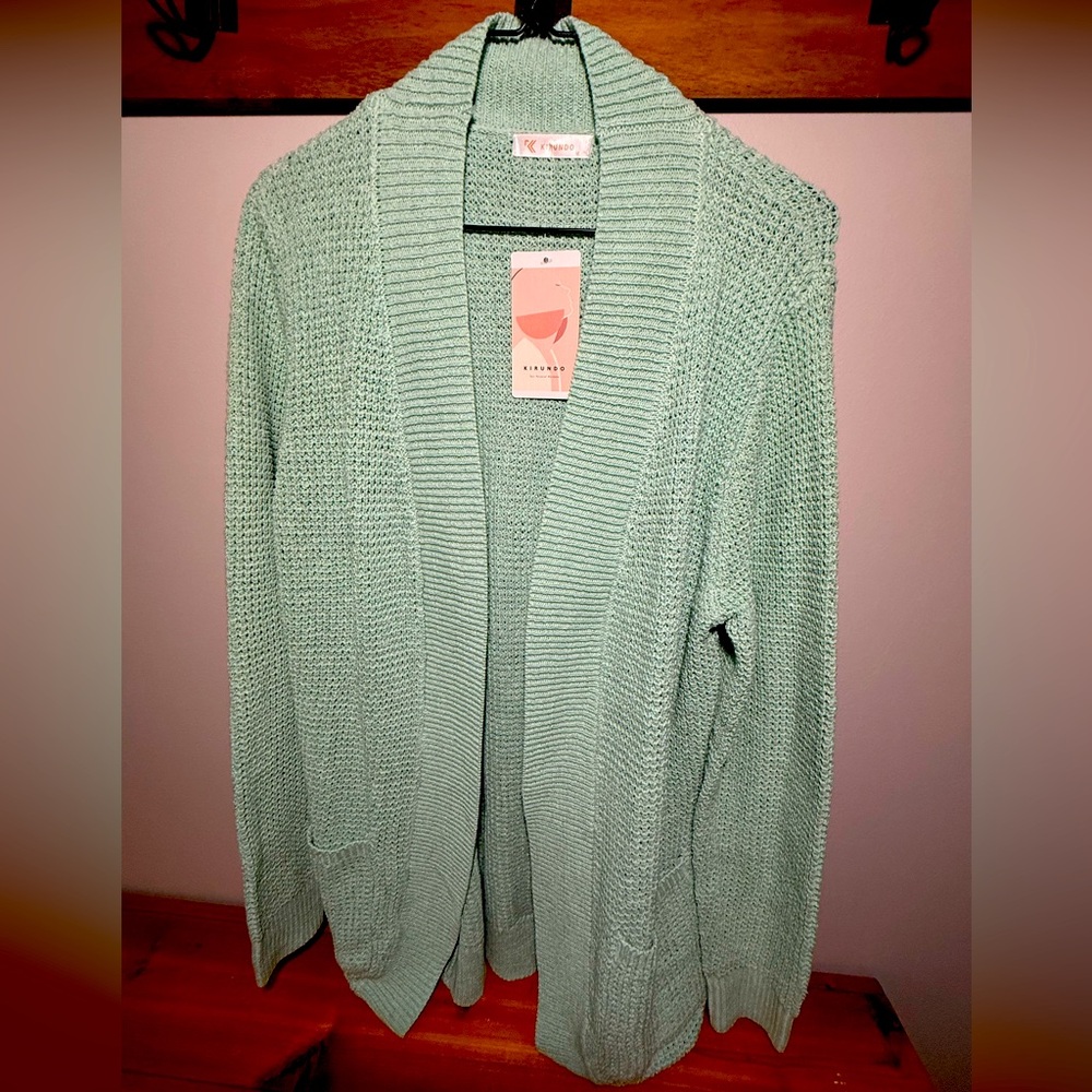 Women’s Kirundo Cardigan size medium